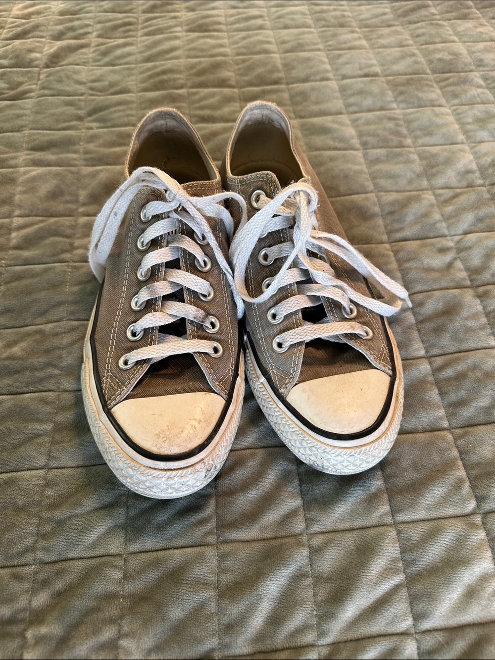 Converse low top